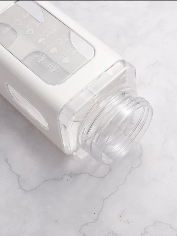 مطرة مياه مربعة 700ml